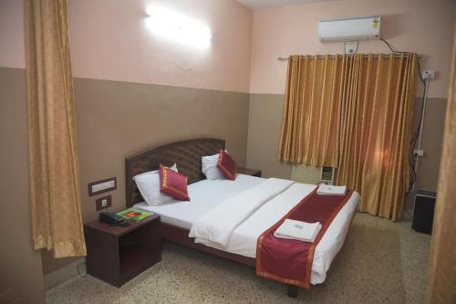 Hotel Suhag,,3 star