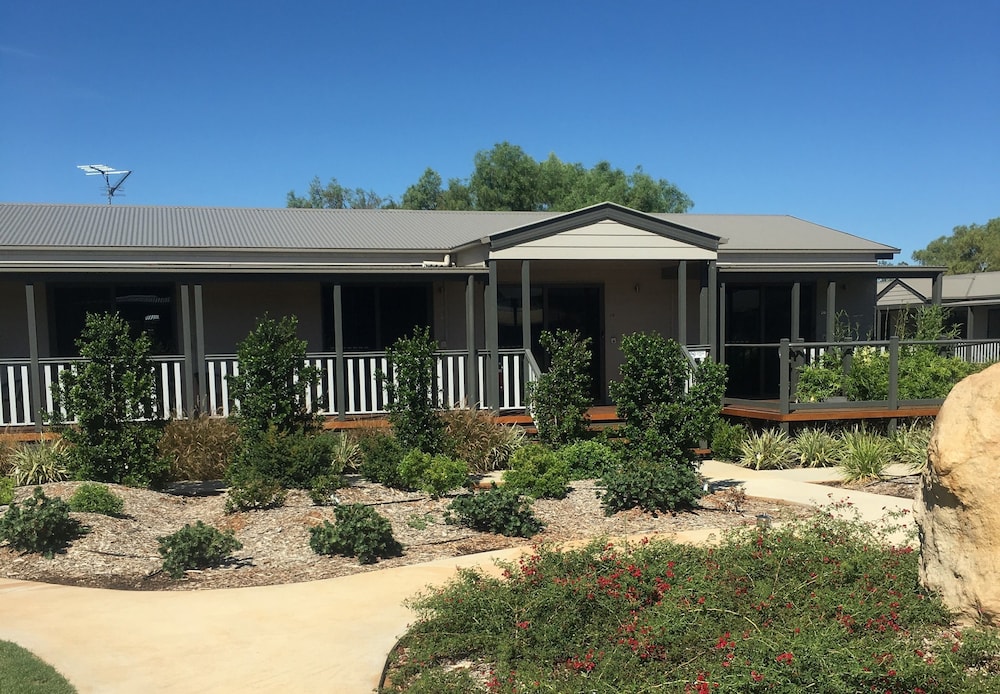 The Rocks Motel,Injune>>Charleville,4 star