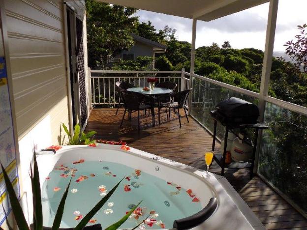 tinaroo sunset retreat