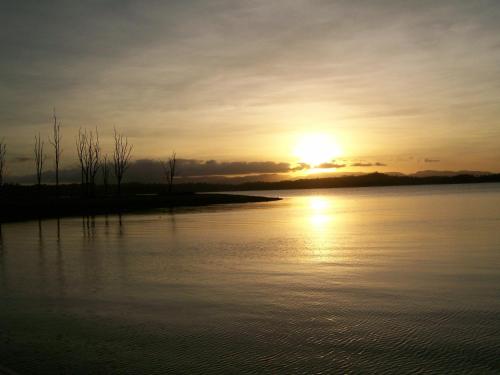 tinaroo sunset retreat