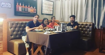 oak valley retreat homestay hostel cafe