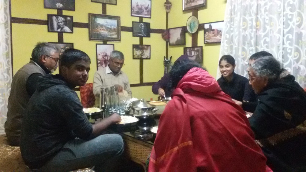 oak valley retreat homestay hostel cafe