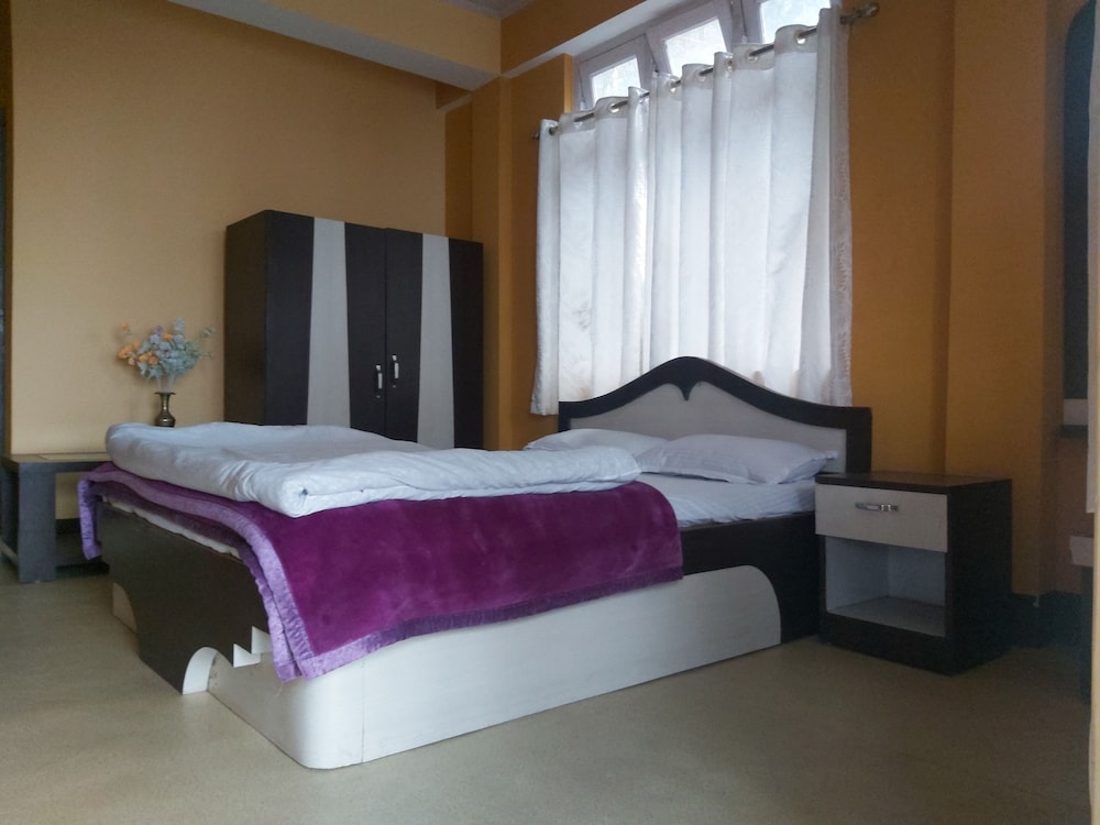 oak valley retreat homestay hostel cafe