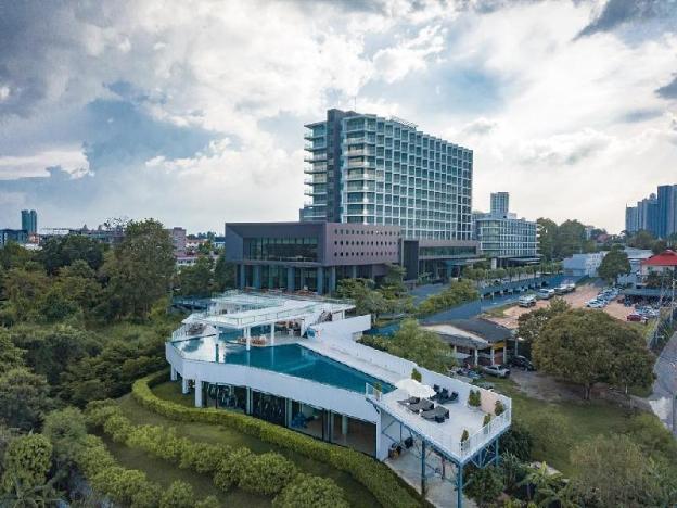tsix5 phenomenal hotel pattaya