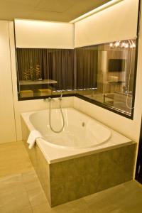 Tsix5 Phenomenal Hotel Pattaya,Chonburi>>Bang Lamung,5 star