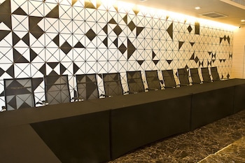 tsix5 phenomenal hotel pattaya