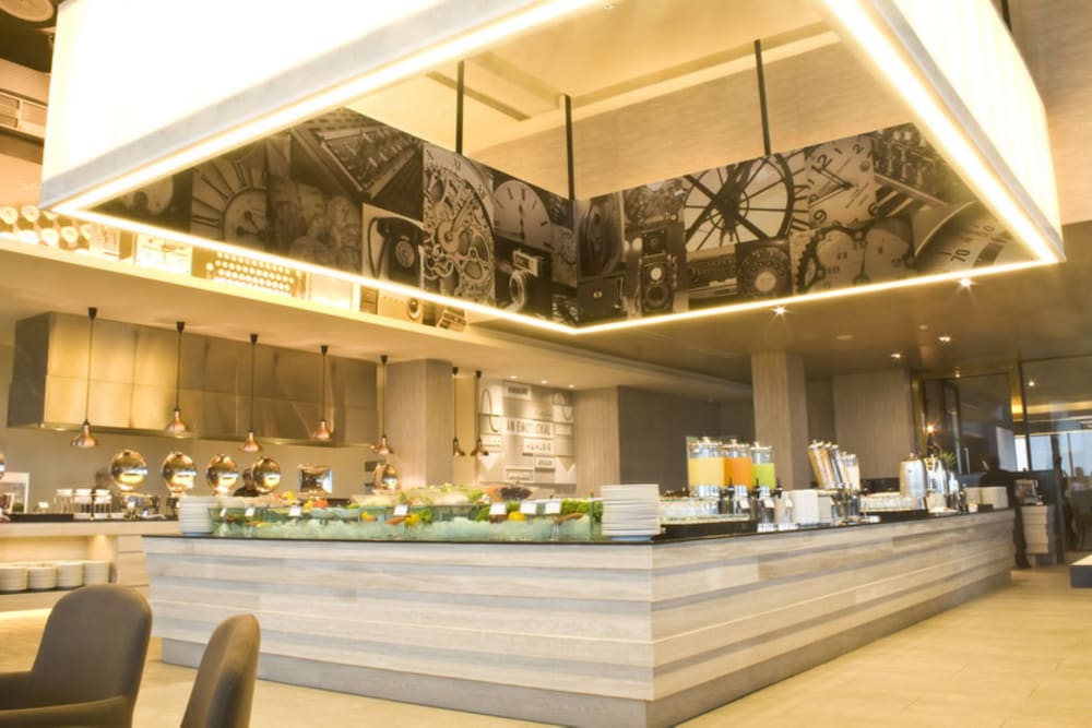 tsix5 phenomenal hotel pattaya