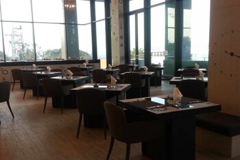 tsix5 phenomenal hotel pattaya