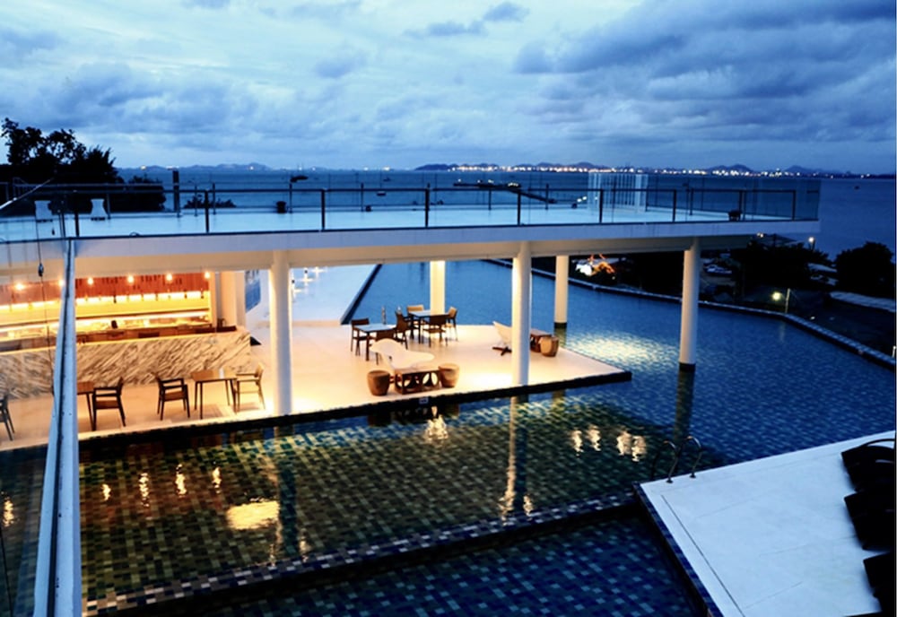 tsix5 phenomenal hotel pattaya