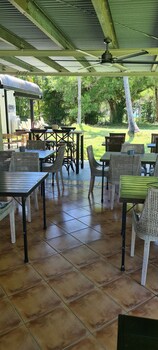 bramston beach resort