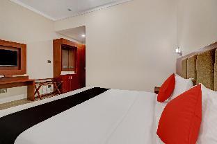 super townhouse kizhakkambalam tourist home