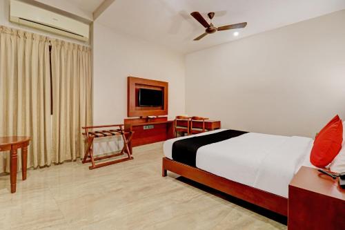 super townhouse kizhakkambalam tourist home