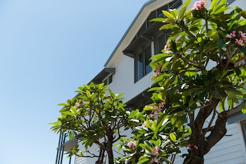 Heart Hotel And Gallery Whitsundays,Oxenford>>Airlie Beach,4 star
