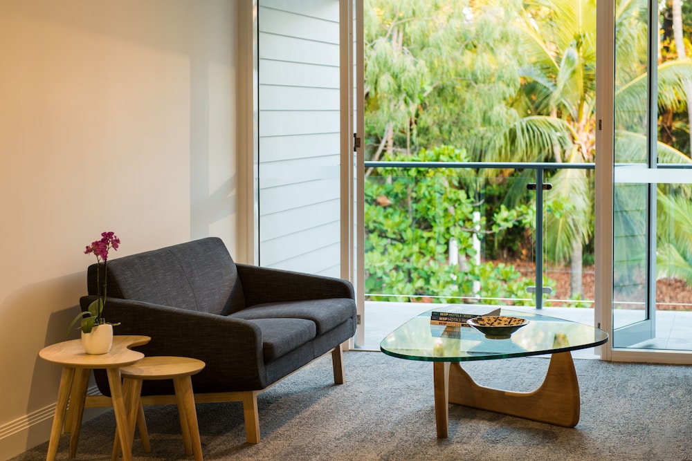 heart hotel and gallery whitsundays