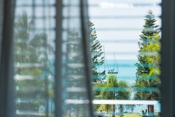Heart Hotel And Gallery Whitsundays,Oxenford>>Airlie Beach,4 star