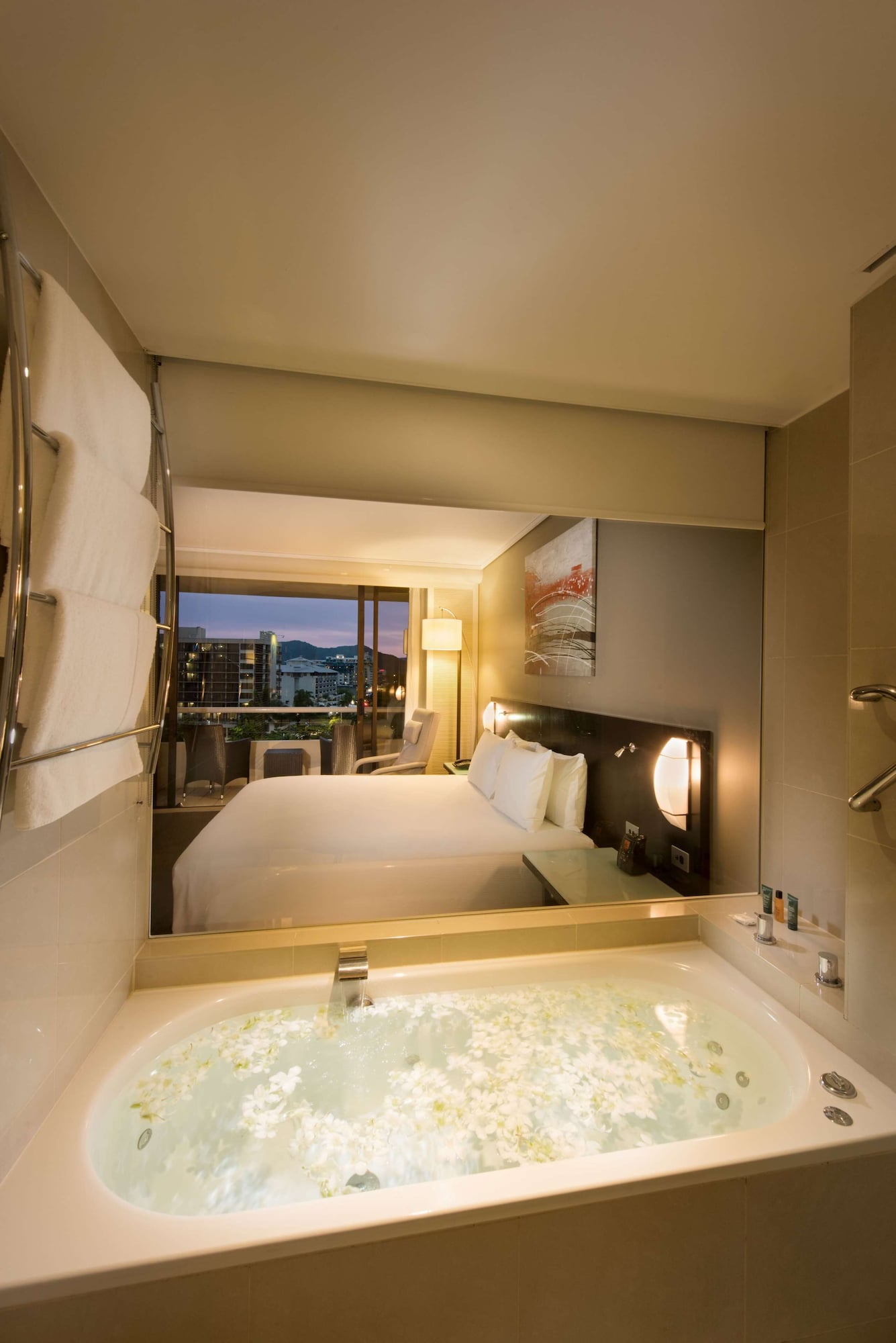 hilton cairns