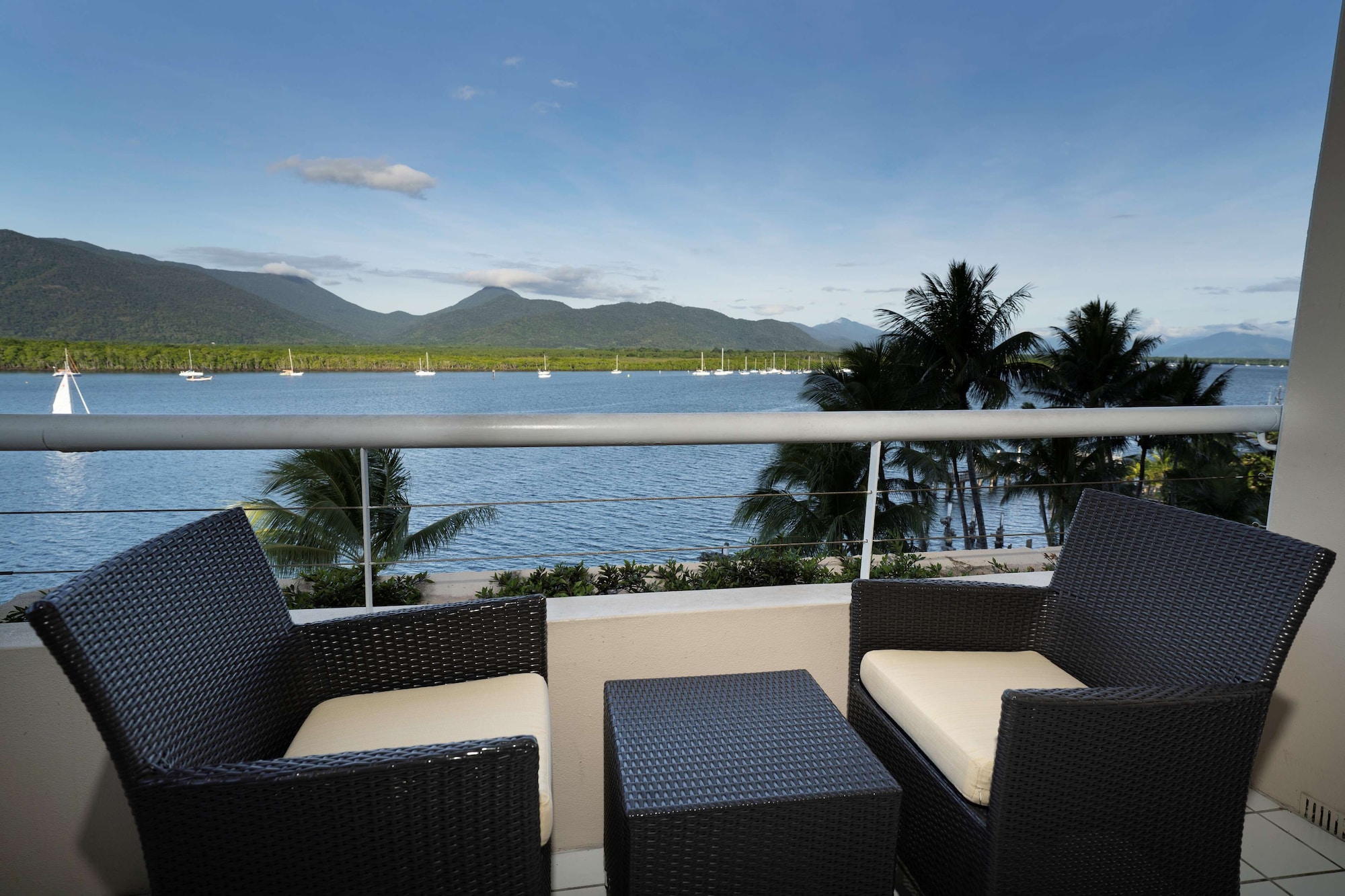 hilton cairns