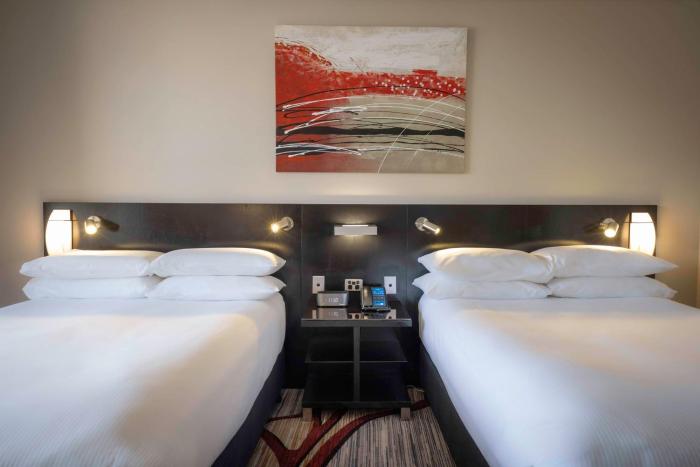 hilton cairns