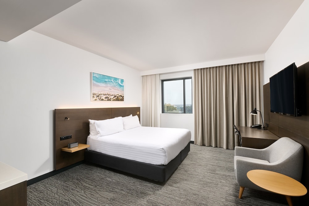 holiday inn west perth by ihg