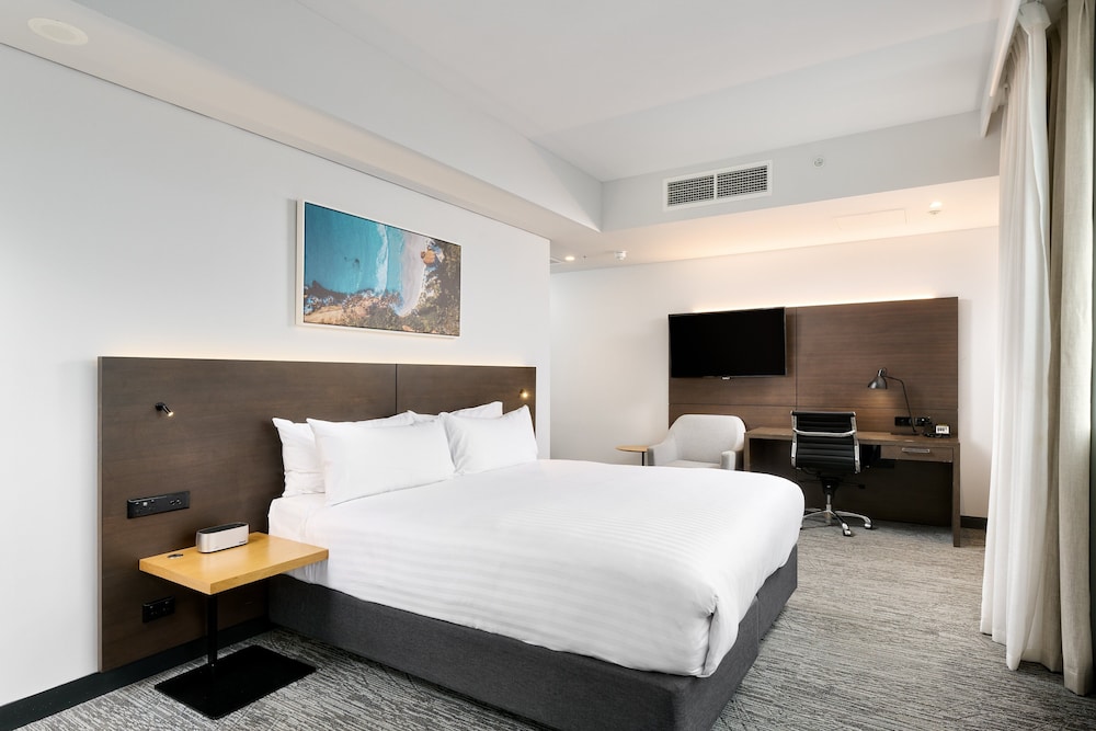 holiday inn west perth by ihg