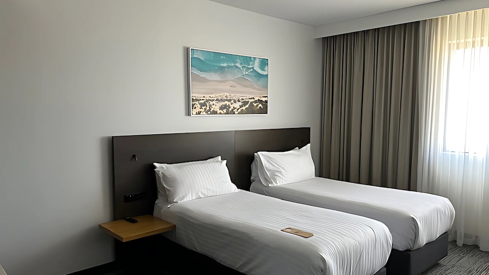 holiday inn west perth by ihg