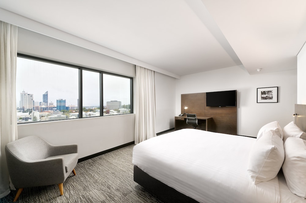 holiday inn west perth by ihg