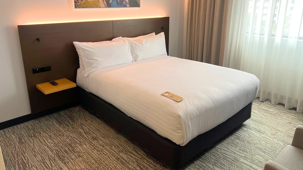holiday inn west perth by ihg