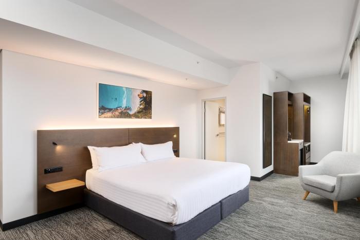 holiday inn west perth by ihg