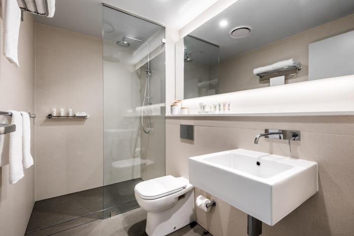holiday inn west perth by ihg