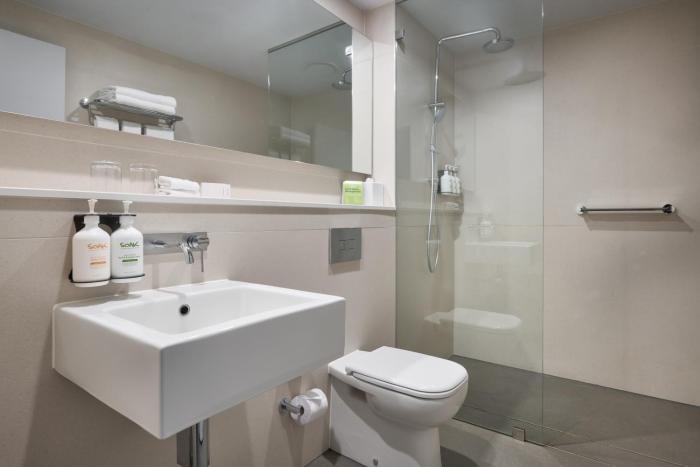 holiday inn west perth by ihg
