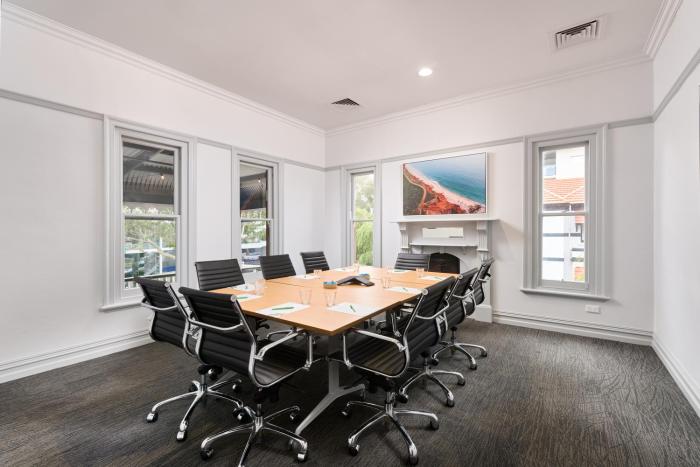 holiday inn west perth by ihg