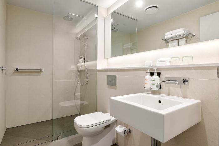 holiday inn west perth by ihg