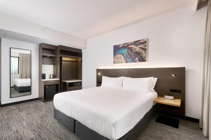 holiday inn west perth by ihg