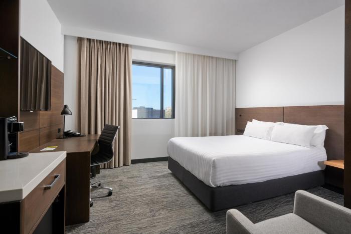 holiday inn west perth by ihg