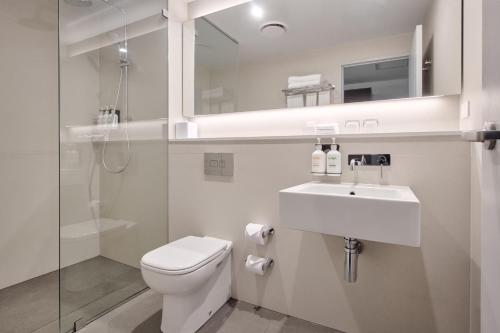 holiday inn west perth by ihg