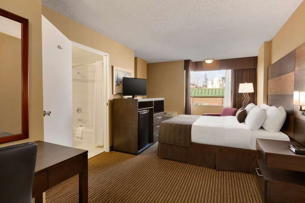 days inn by wyndham calgary south
