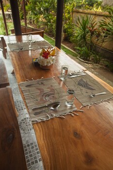 abian huts dream beach lembongan