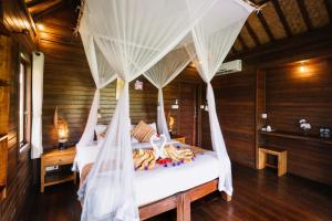 abian huts dream beach lembongan