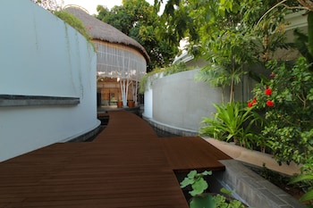 Taman Mesari Luxury Villas-Seminyak,Kuta>>Bali,4 star