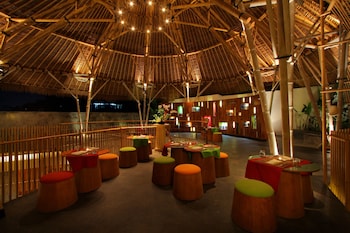 Taman Mesari Luxury Villas-Seminyak,Kuta>>Bali,4 star