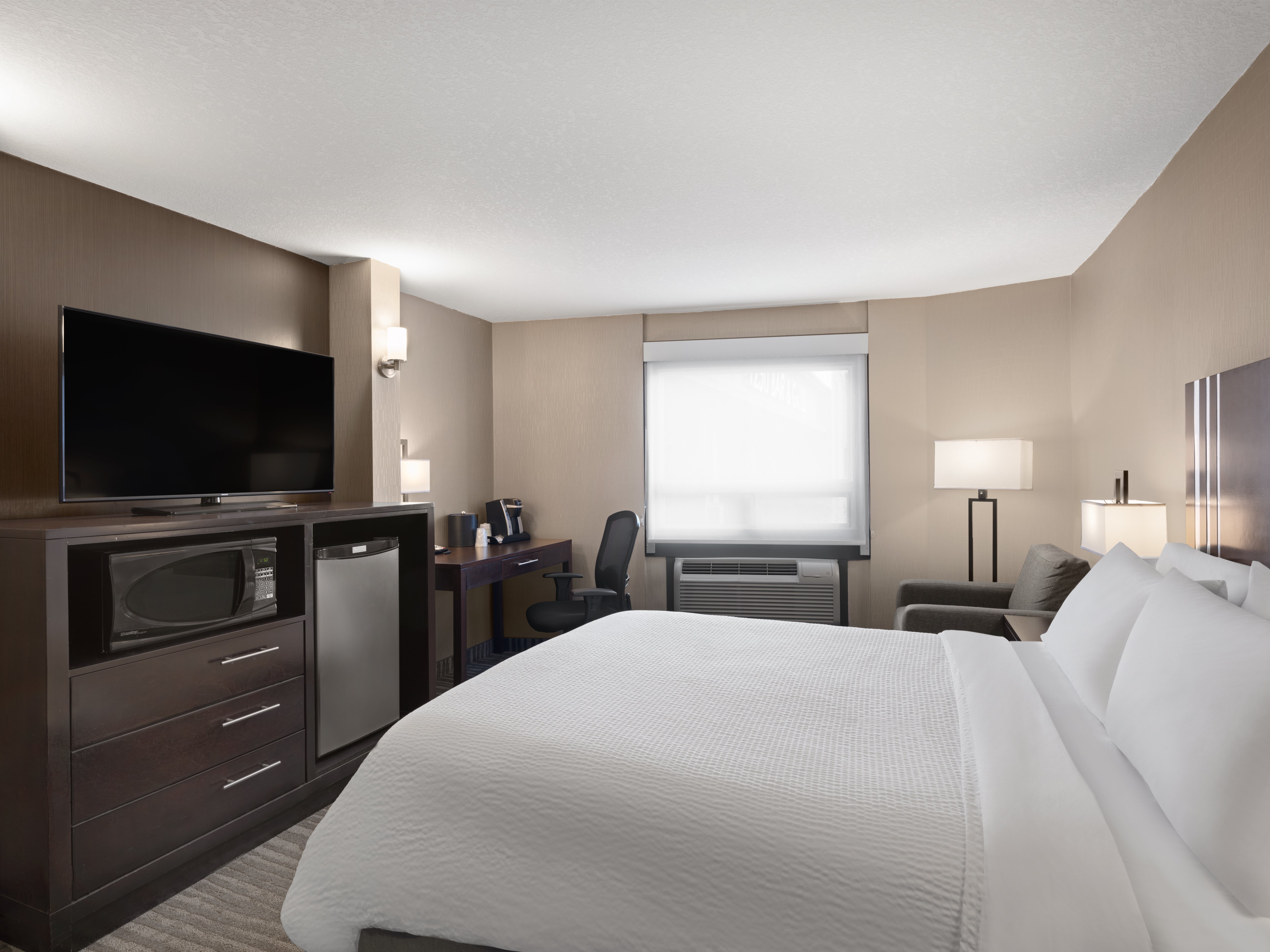 holiday inn calgary airport by ihg