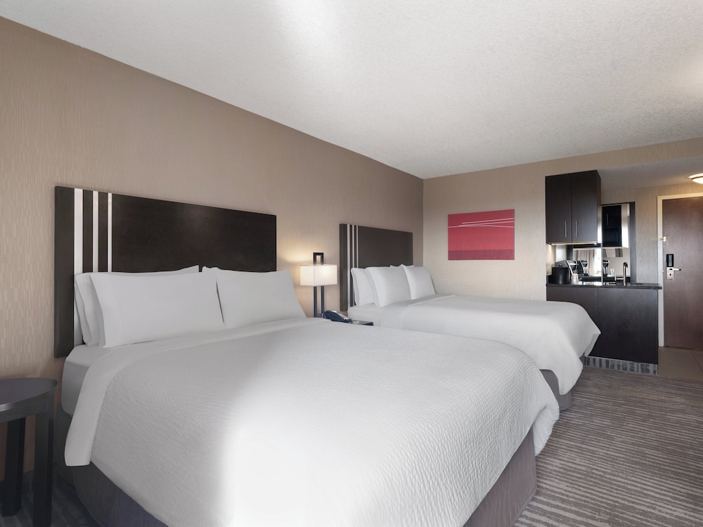 holiday inn calgary airport by ihg