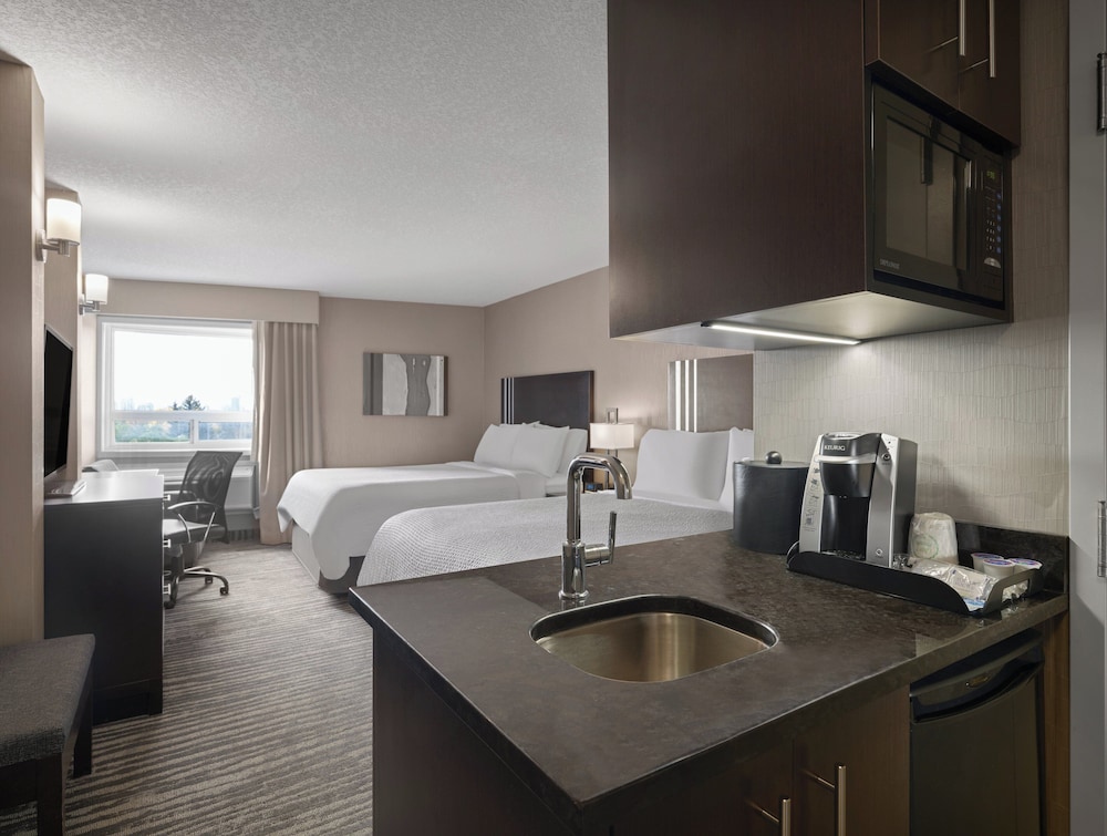 holiday inn calgary airport by ihg
