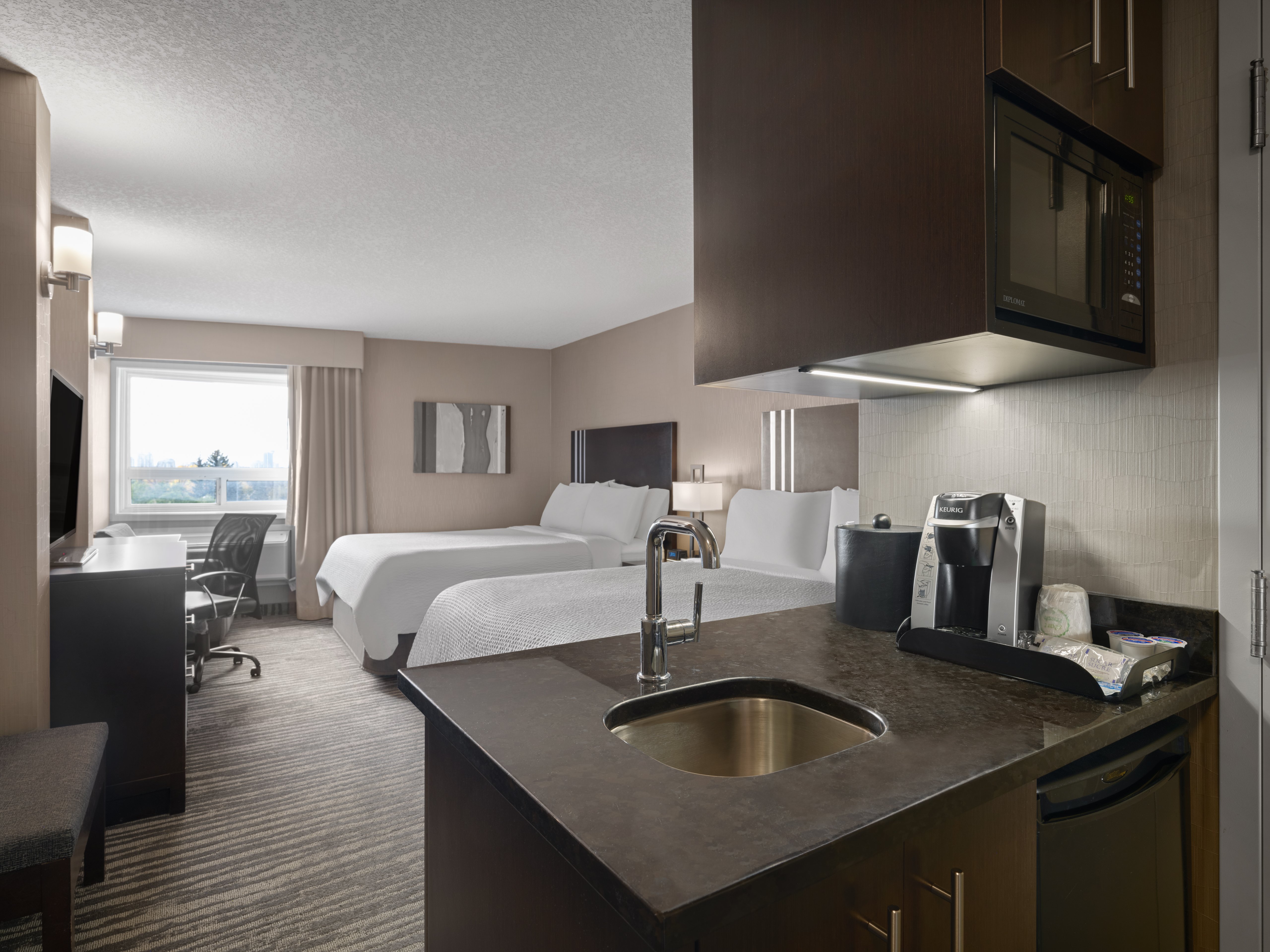 holiday inn calgary airport by ihg