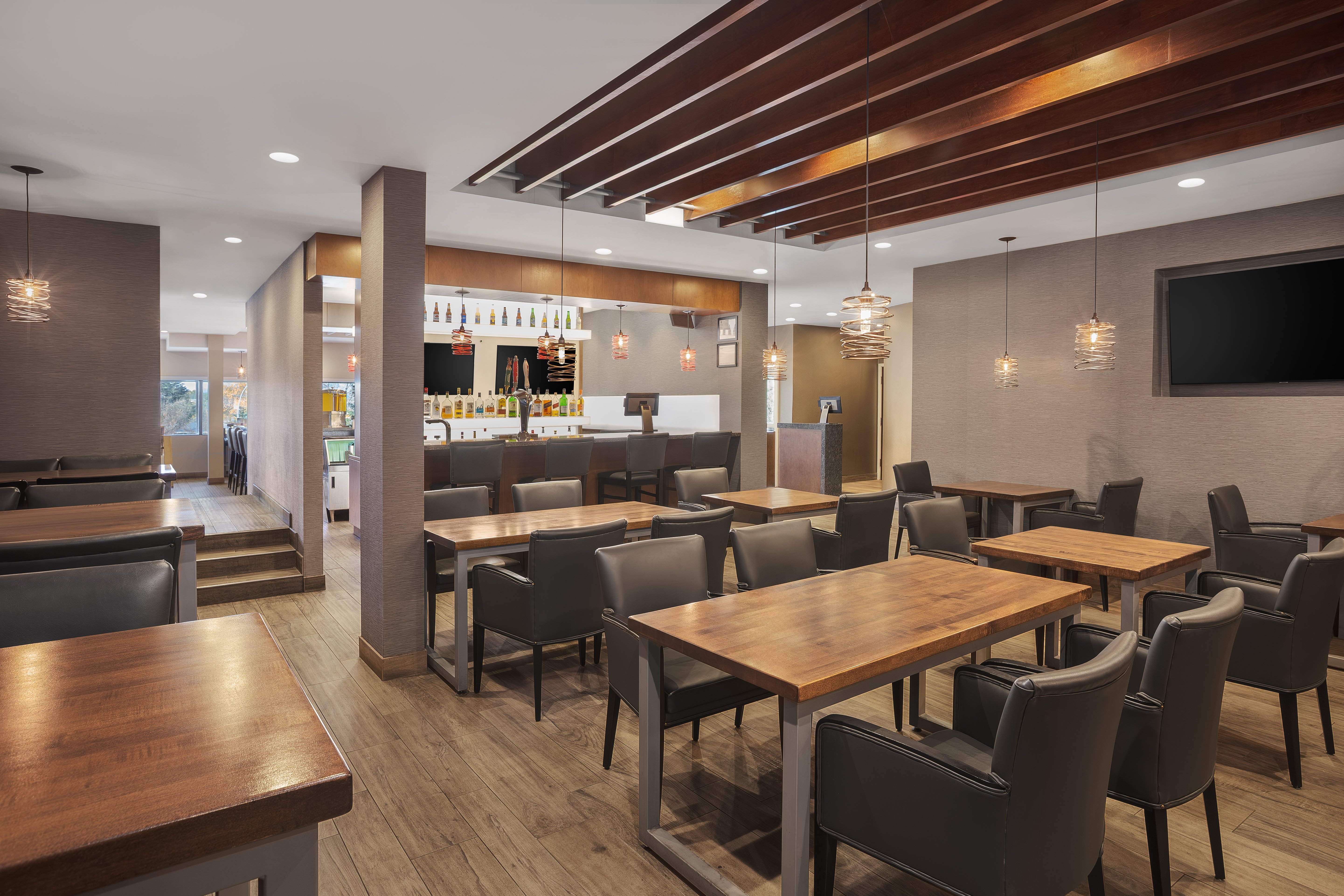 holiday inn calgary airport by ihg