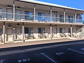 new england motor inn