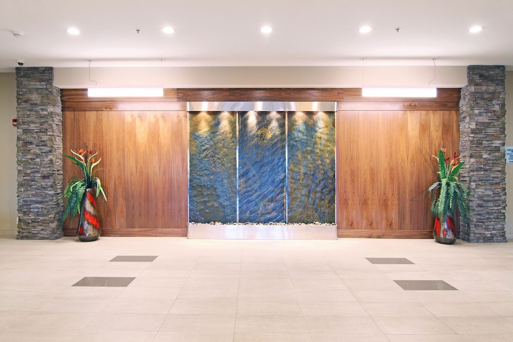 holiday inn express and suites calgary nw university area