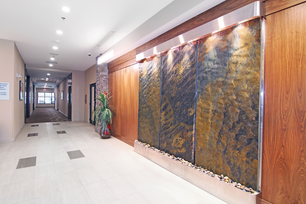 holiday inn express and suites calgary nw university area