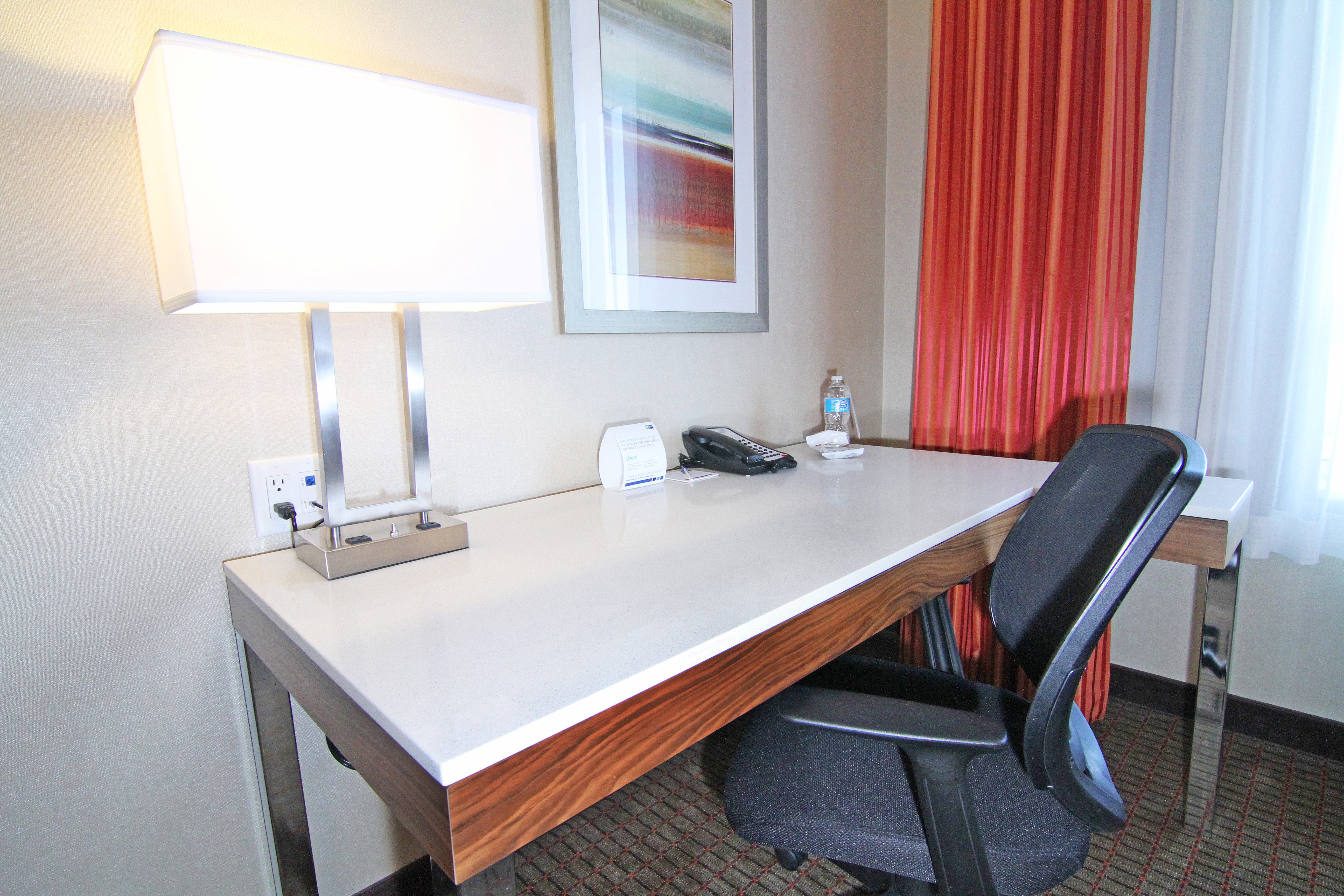 holiday inn express and suites calgary nw university area