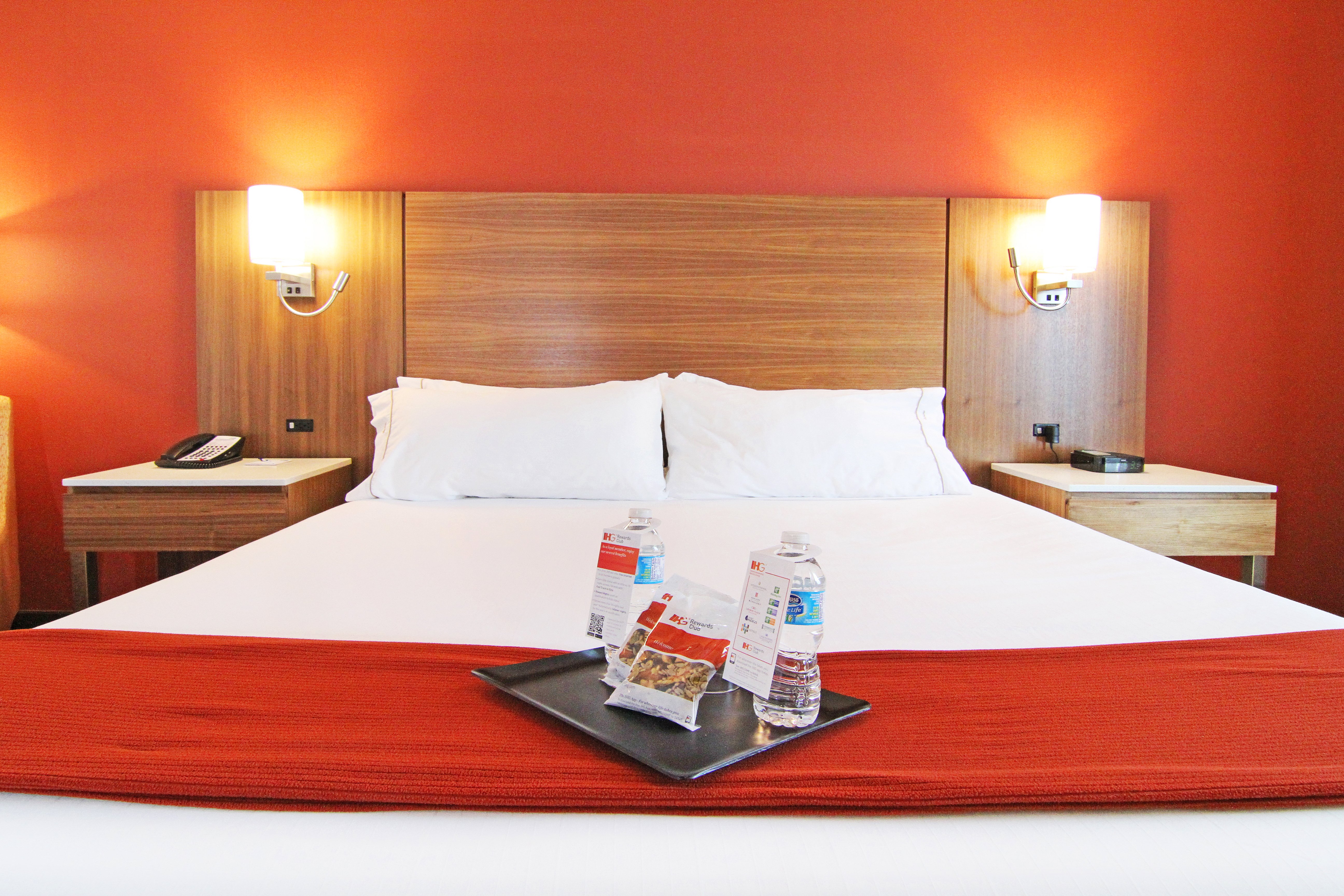 holiday inn express and suites calgary nw university area